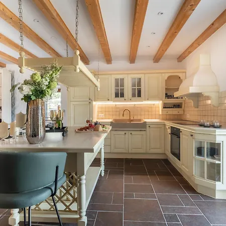 Villa Aurora Lukorana