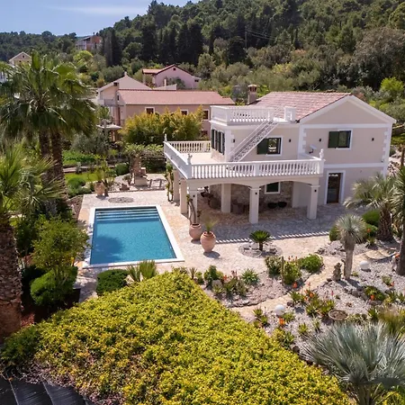 Aurora Lukorana Villa