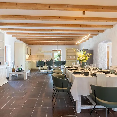 Aurora Lukorana Villa Lukoran