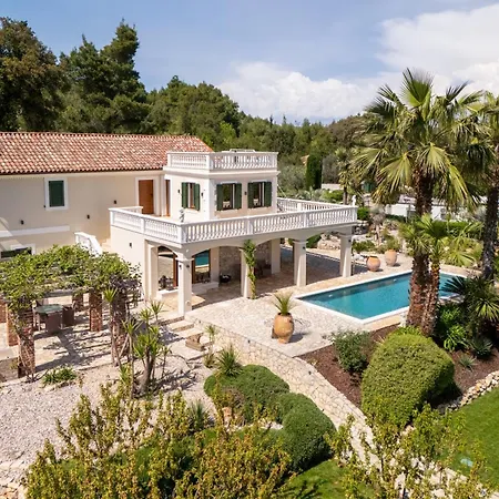 Villa Aurora Lukorana *