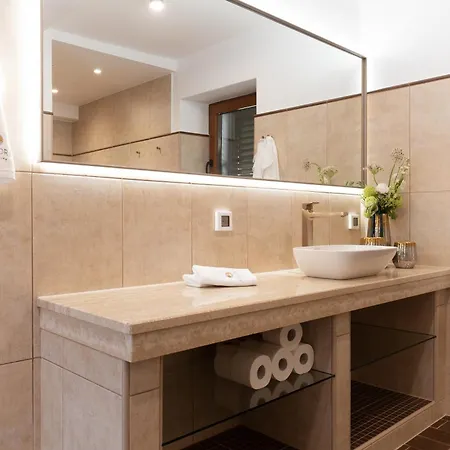 Aurora Lukorana Villa *