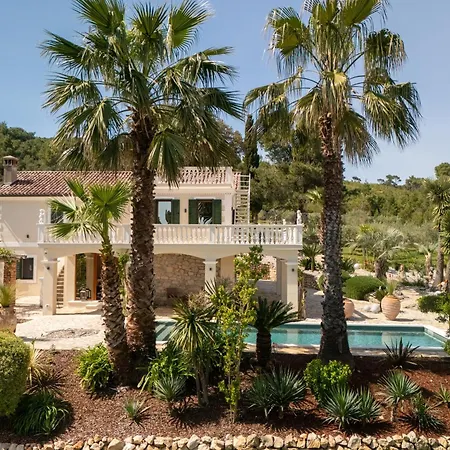 Aurora Lukorana Villa Lukoran