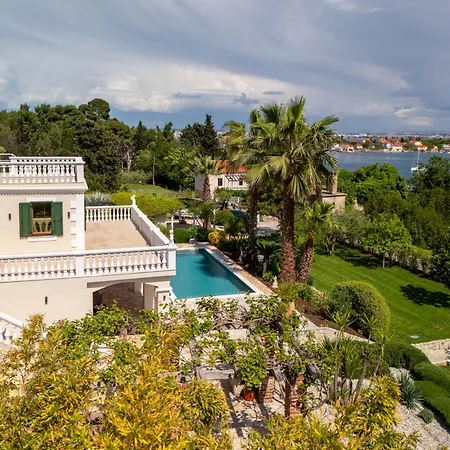 Aurora Lukorana Villa *