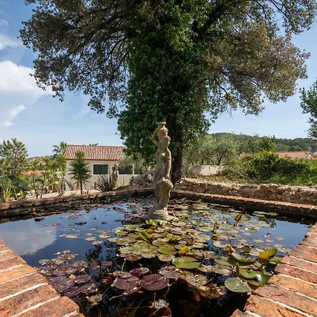 Aurora Lukorana Villa *