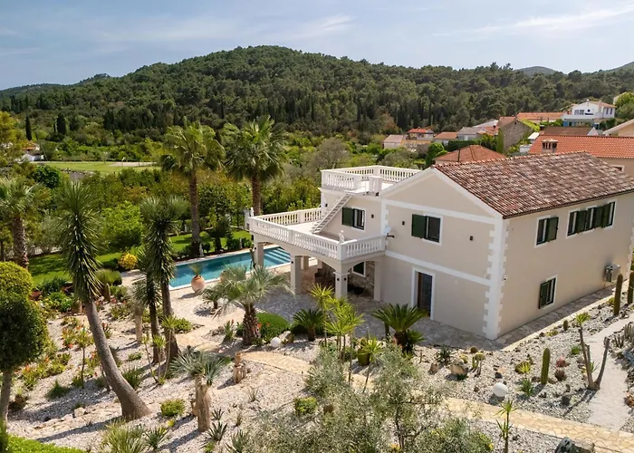 Aurora Lukorana Villa *