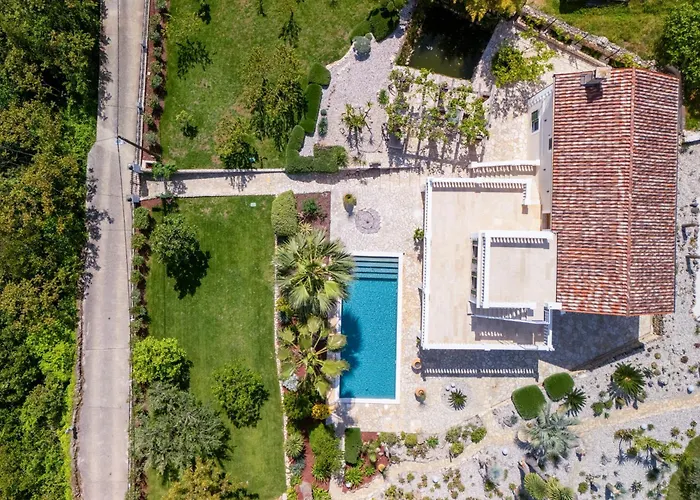 Villa Aurora Lukorana *