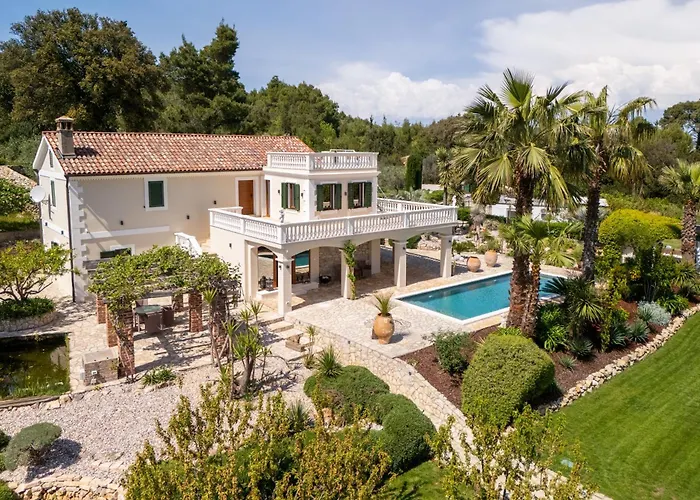 Villa Aurora Lukorana *