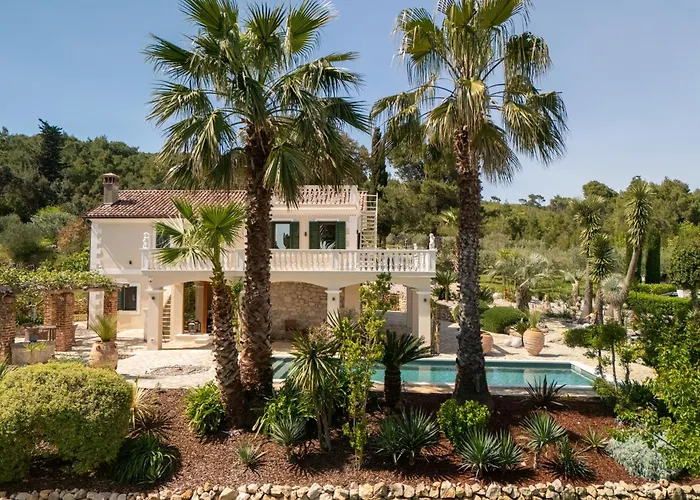 Aurora Lukorana Villa Lukoran