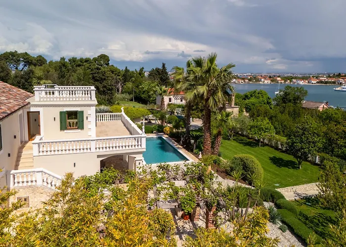 Aurora Lukorana Villa *