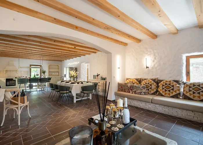 Aurora Lukorana Villa *