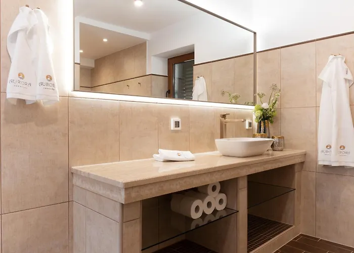 Aurora Lukorana Willa *