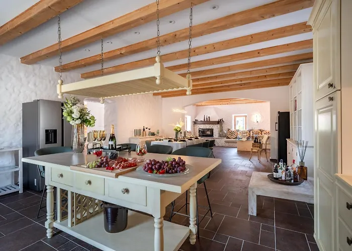 Вилла Aurora Lukorana *